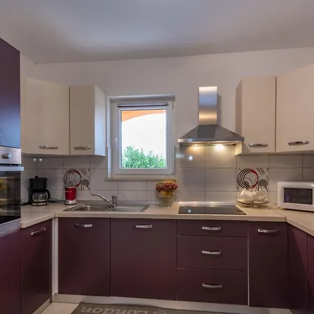 Orange, A Charming With A Pool & Fenced Garden Tatil Evi *